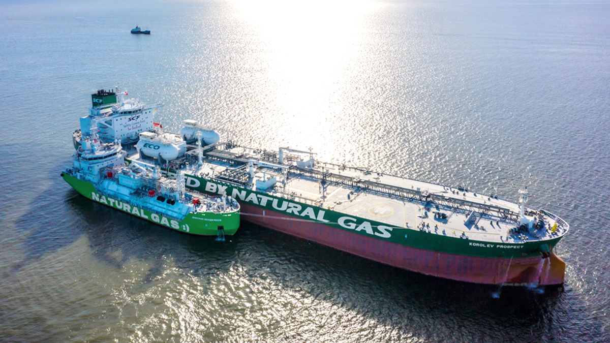  Произведена первая в России бункеровка судна сжиженным природным газом по схеме «борт в борт» 